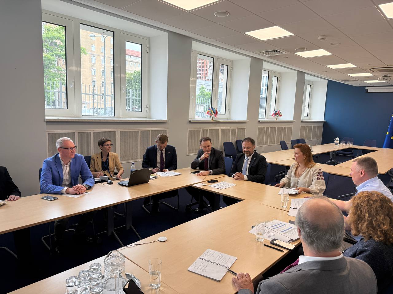 Photo 5353055936052328453 y (1)